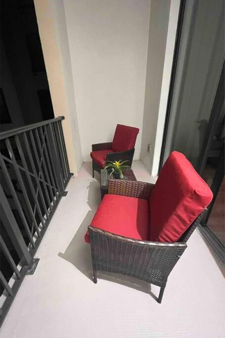 Blooming Journey In Tampa Bay! Apartment Exterior photo