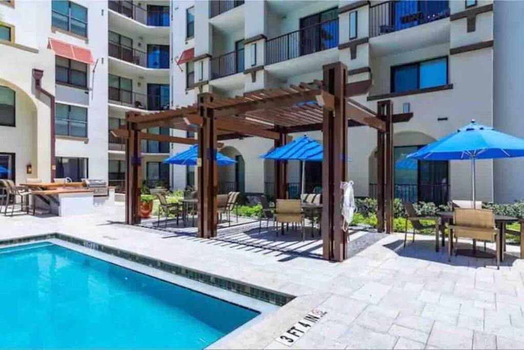 Blooming Journey In Tampa Bay! Apartment Exterior photo